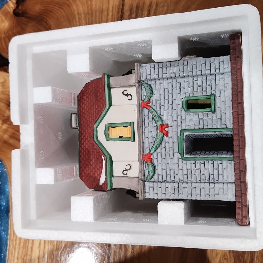 Department56 Heritage Village Collection "Gate House"